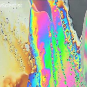 Melting ice movie captures psychedelic crystals